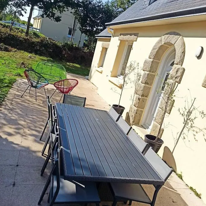 Maison Familiale Les 3 Commeres Pleuven Holiday home