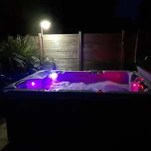 Chambre Et Jacuzzi Au Nuit étoile 4km A La Plage Couette-café